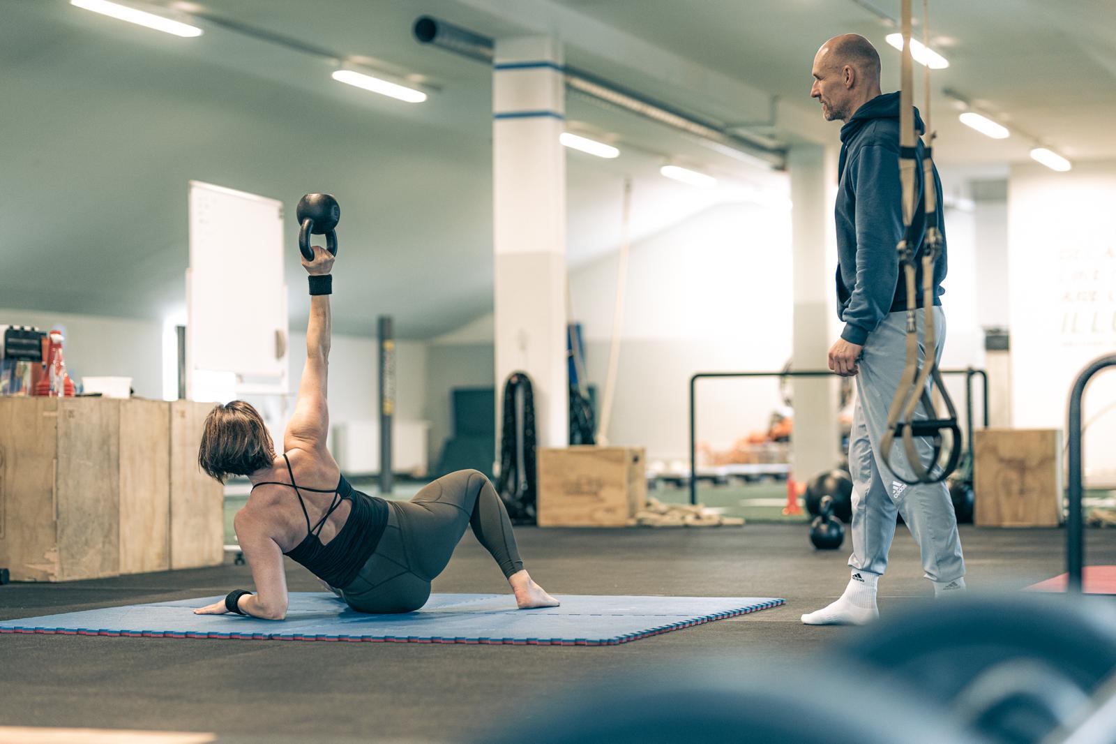 Personal Training in der area – Coaching beim Turkish Get-up